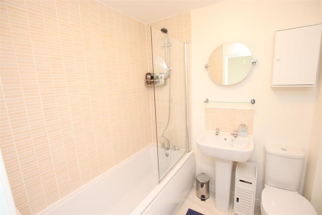 Bathroom.JPG