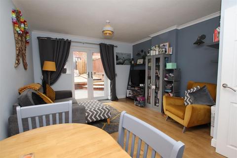 16 Plassey Close, Exeter, EX4 5HE