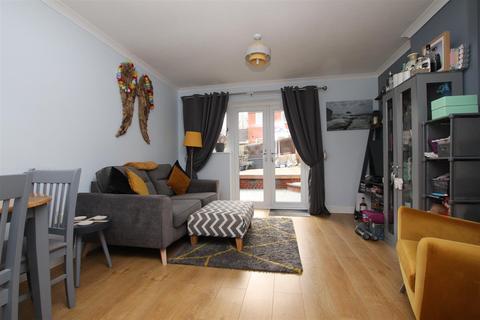 16 Plassey Close, Exeter, EX4 5HE