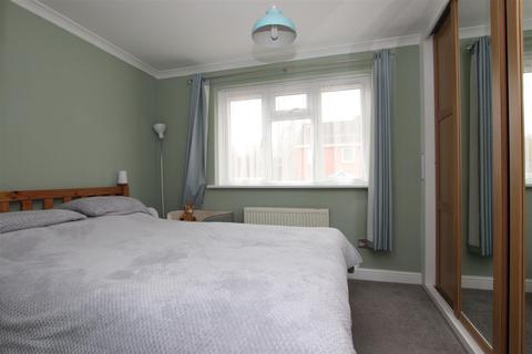 16 Plassey Close, Exeter, EX4 5HE