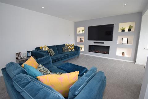 28 Braemar Drive, South Shields, NE34 7TZ