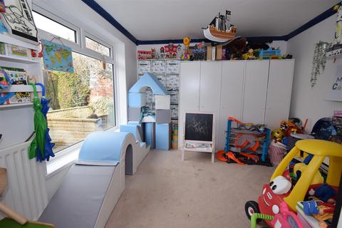 28 Braemar Drive, South Shields, NE34 7TZ