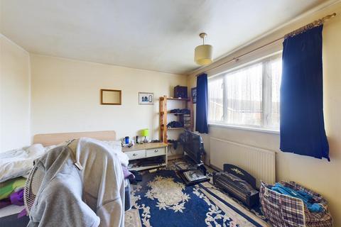 40 Applegarth, New Addington, Croydon, CR0 9DB