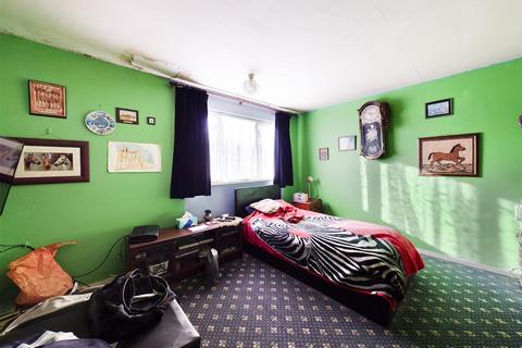 40 Applegarth, New Addington, Croydon, CR0 9DB