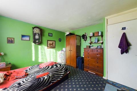 40 Applegarth, New Addington, Croydon, CR0 9DB