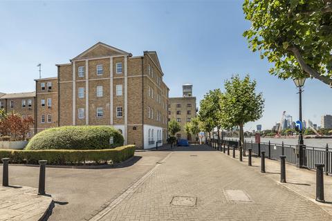 31 Frederick Square, London, SE16 5XR
