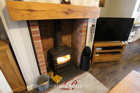 383 Chester Road, Oakenholt, Flint, CH6 5SF