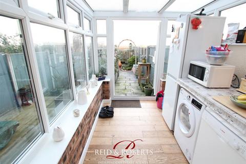 383 Chester Road, Oakenholt, Flint, CH6 5SF