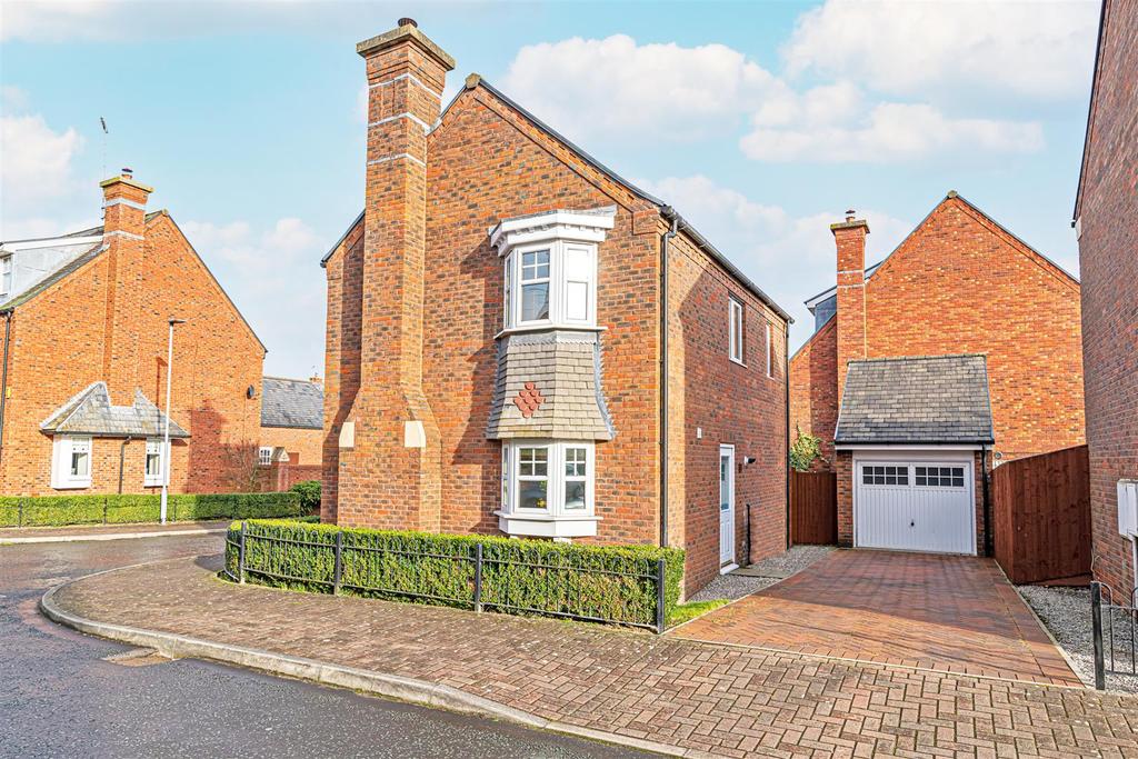 Stockdale Drive, Great Sankey... 3 bed detached house £310,000
