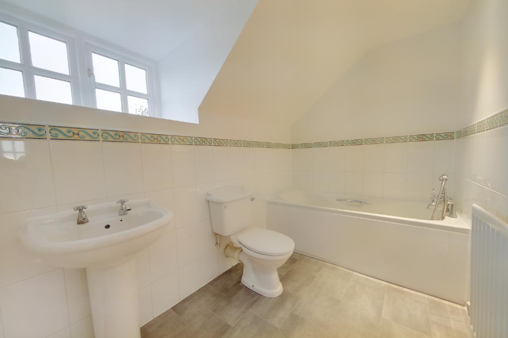 En-Suite Bathroom 2.jpg