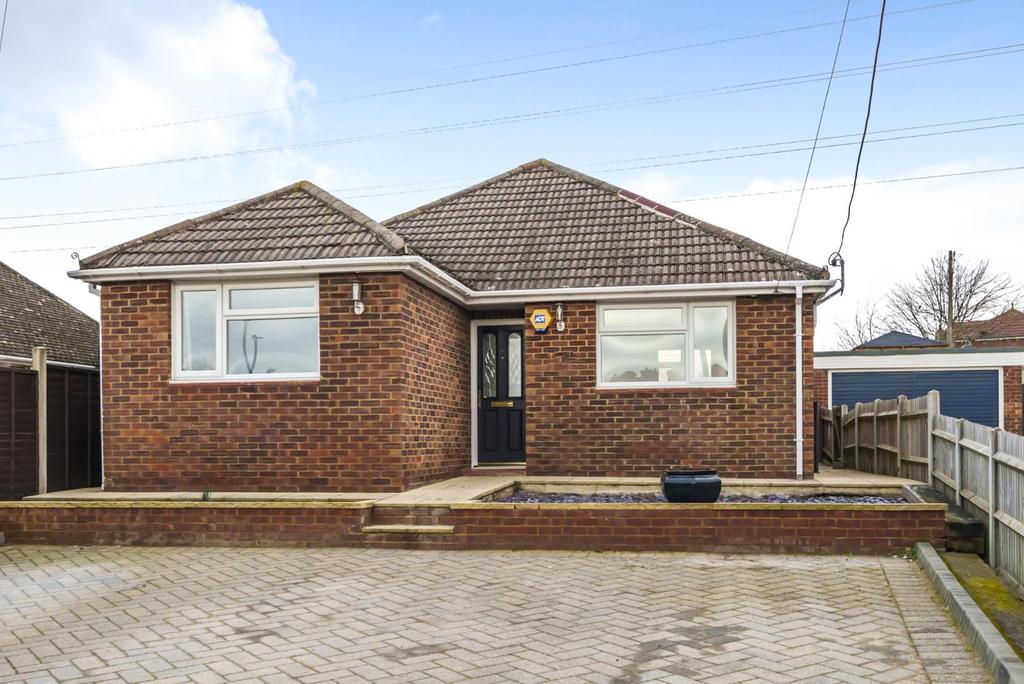 Annie Road, Snodland 3 bed detached bungalow £575,000