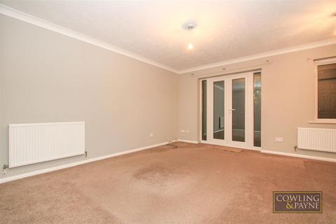 3 bedroom semi-detached house to rent, Fletcher Drive, Wickford