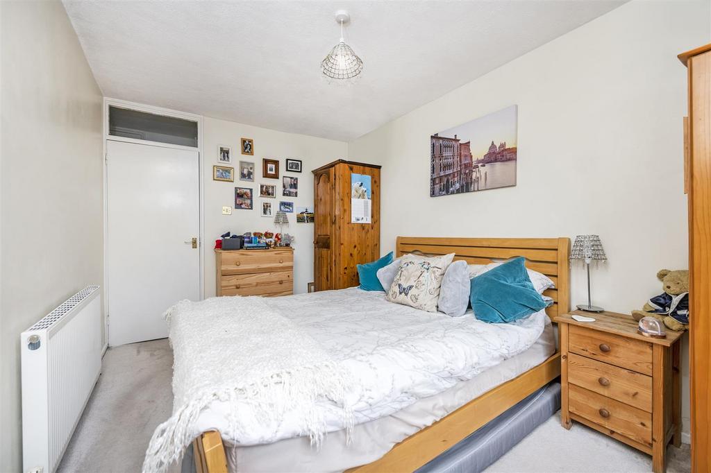 Aldsworth Close, Maida Vale, W9 1 bed flat for sale £420,000