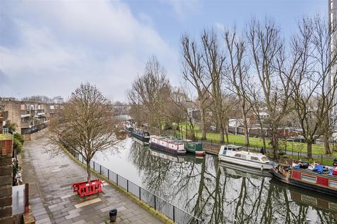 10 Aldsworth Close, London, W9 2RA