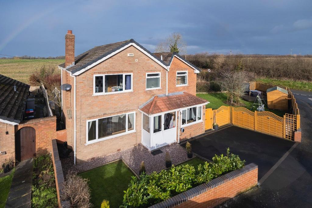 Peel Crescent, Ashton 4 bed detached house for sale £400,000