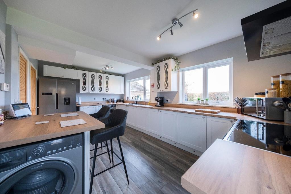 71 Peel Crescent-001.JPG