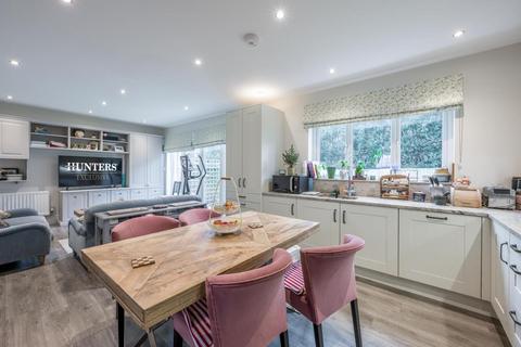 27 Cricketers Grove, Birmingham, B17 8BF