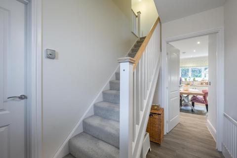 27 Cricketers Grove, Birmingham, B17 8BF