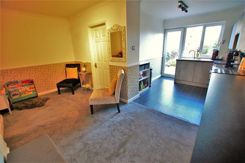 Dining room/kitchen