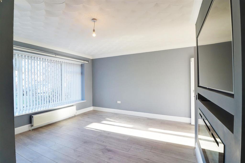 Road, Hessle 3 bed semidetached house £175,000