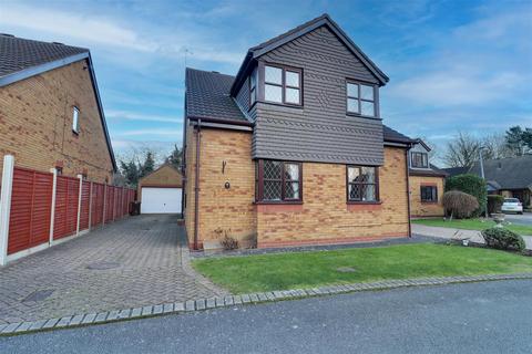 4 bedroom detached house for sale - The Close, Willerby, Hull