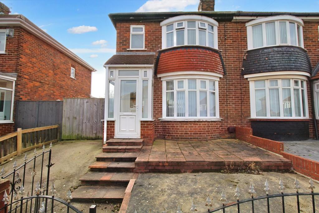 Alston Crescent, Fulwell, Sunderland... 2 bed semidetached house £