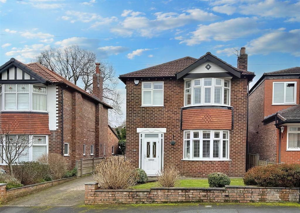Egerton Drive, Hale, Altrincham 3 bed detached house for sale £650,000