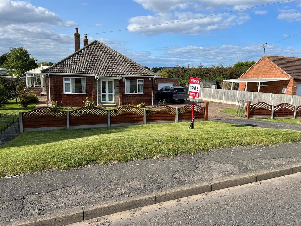 Croft Bank, Croft, Skegness 3 bed detached bungalow for sale £244,950