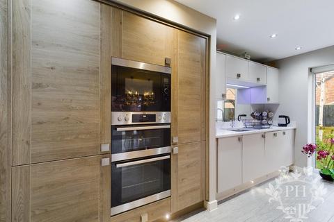 8 Great West Gardens, Nunthorpe, Middlesbrough, TS7 0GS