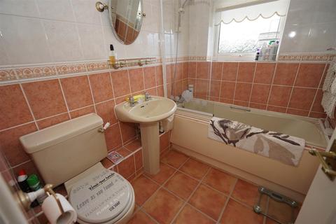 1 Greenwalk, Blackrod, Bolton, BL6 5TL