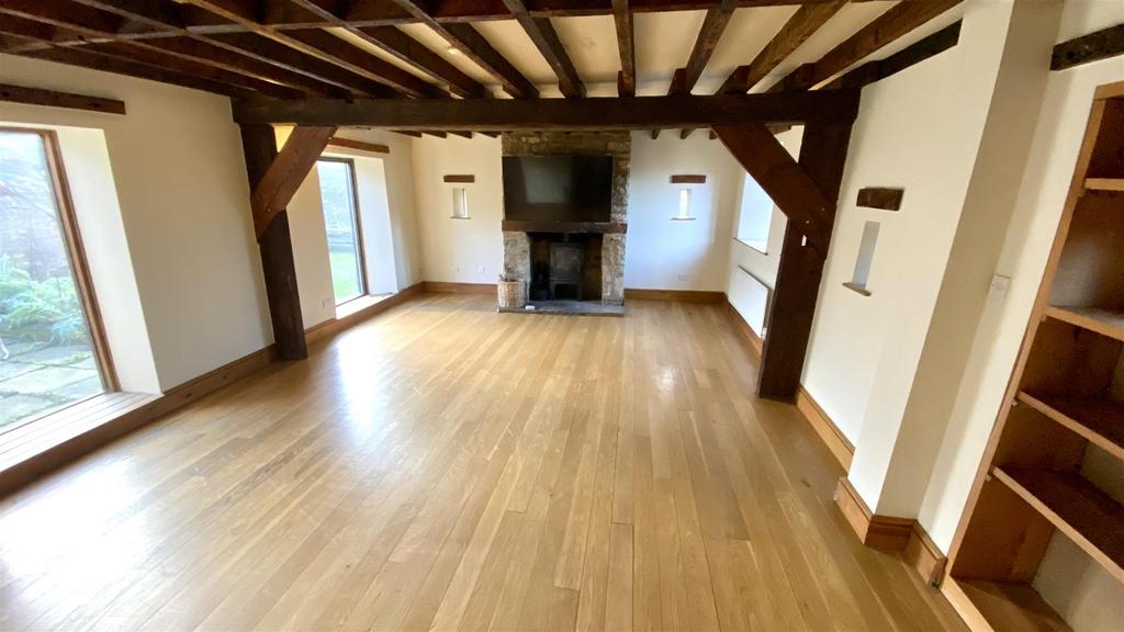 Blue Barn, Old Cassop, Durham 5 bed barn conversion £1,750 pcm (£404 pw)