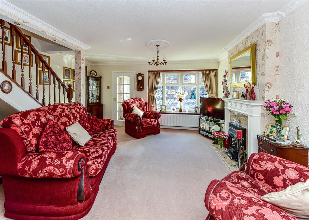 17 Longford Close, Wombourne... 3 bed semidetached house £295,000