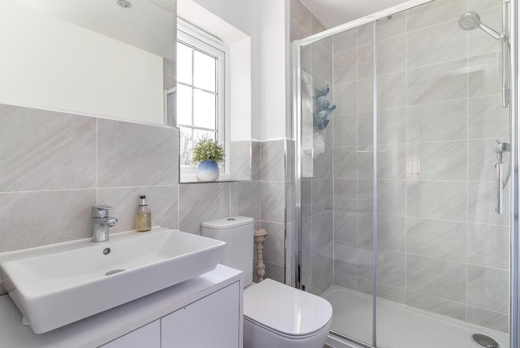 Master Bedroom Ensuite.jpg