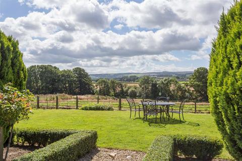 6 bedroom country house to rent - Newsham, Richmond