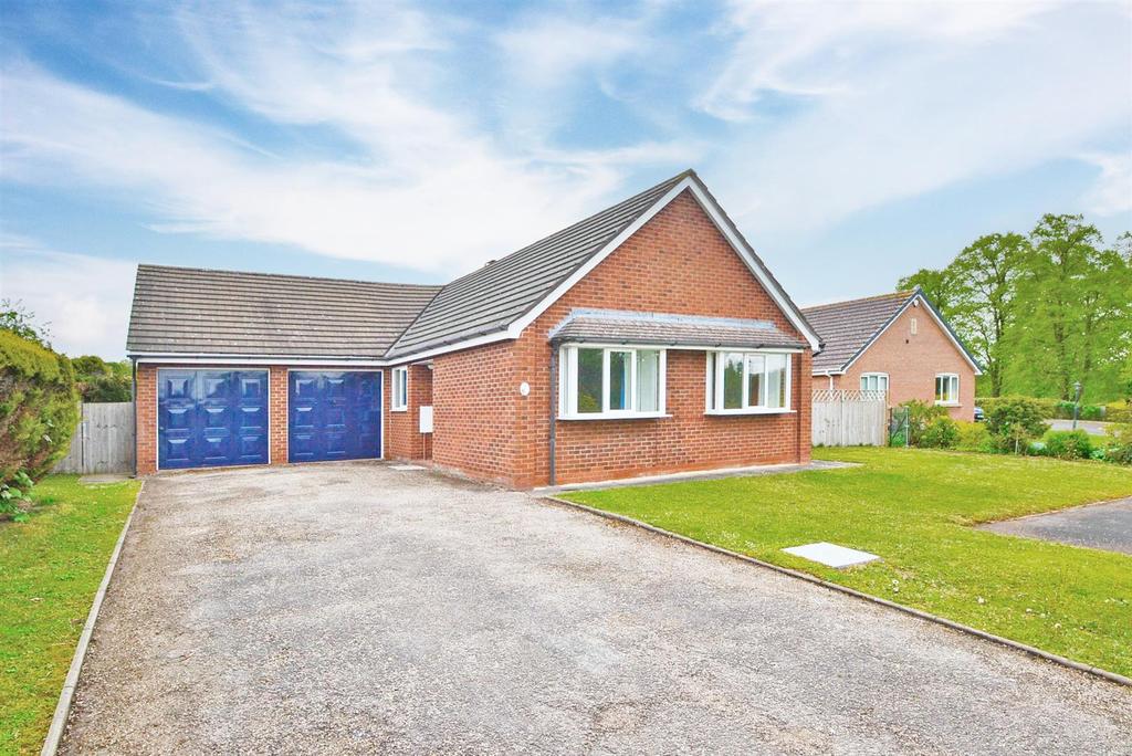 Milnthorpe Close, Meole Village... 3 bed detached bungalow £1,100 pcm