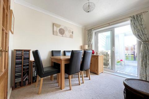 33 Ark Royal Close, Seaton Carew, Hartlepool, TS25 1DH