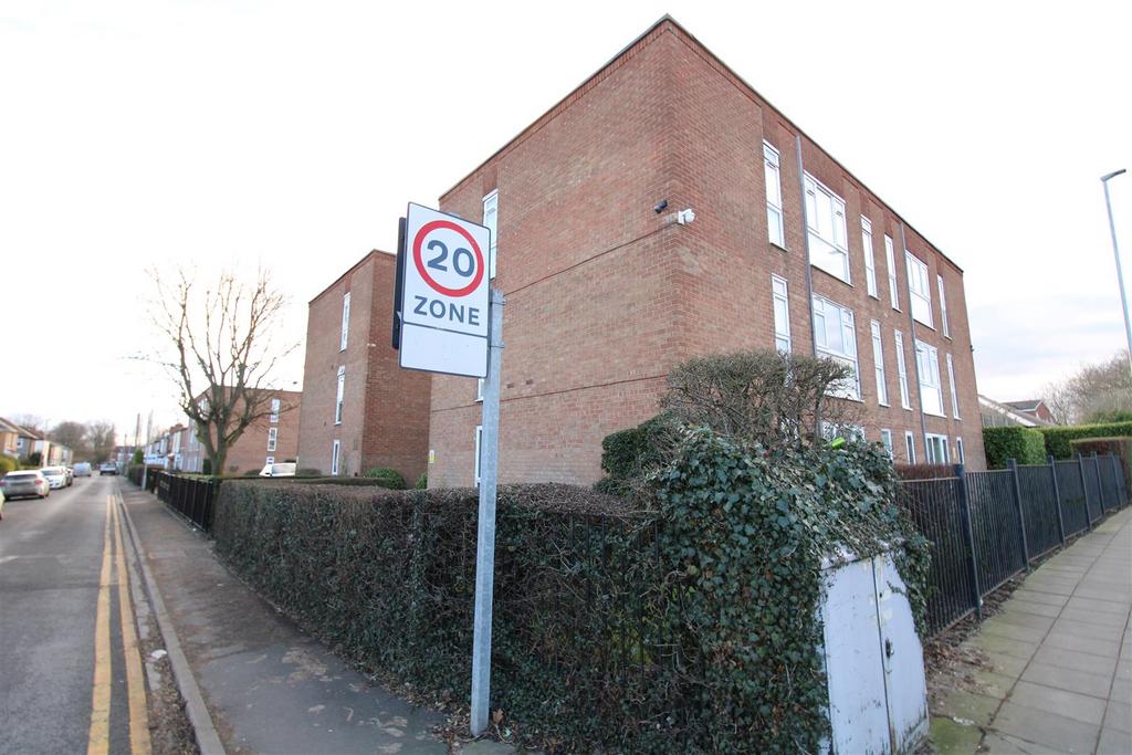 Bright Street, Darlington 2 bed apartment £60,000