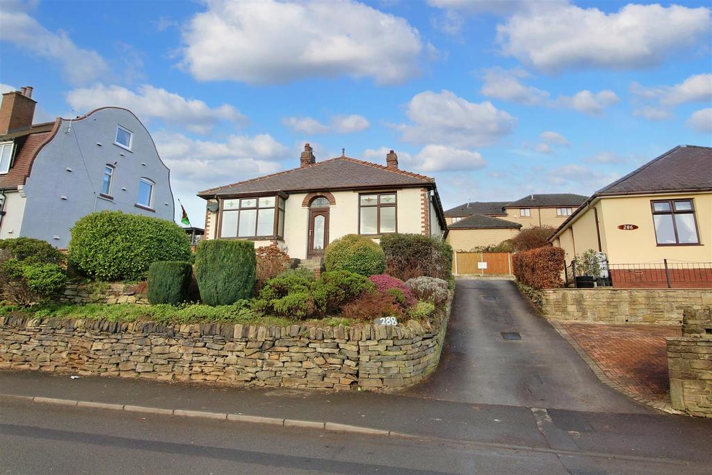 Wakefield Road, Denby Dale, Huddersfield 2 bed detached bungalow £795