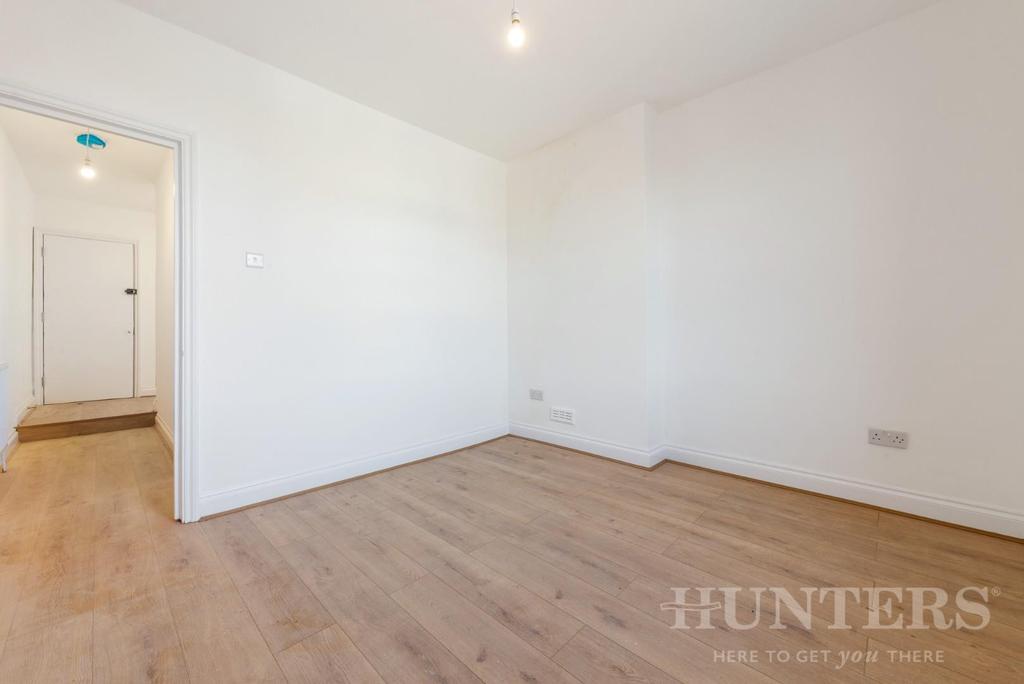 76 B White Hart Lane N17 8 HP-2.jpg