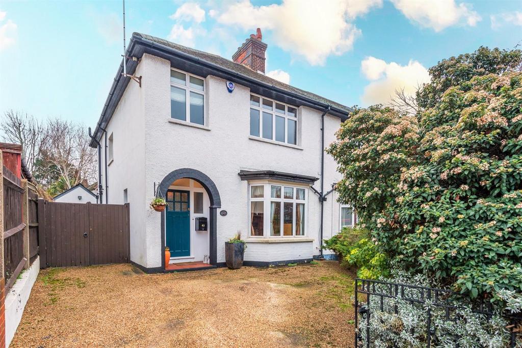 Burnt Ash Lane, Bromley, BR1 3 bed semidetached house £600,000