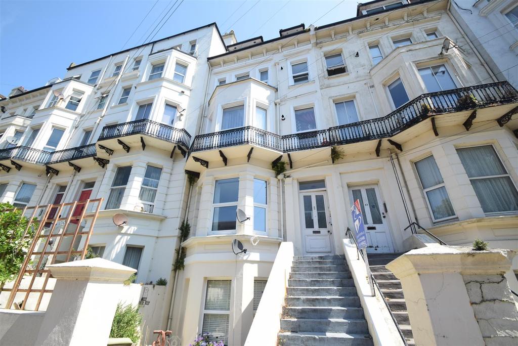 Kenilworth Road, St. LeonardsOnSea 2 bed flat £850 pcm (£196 pw)