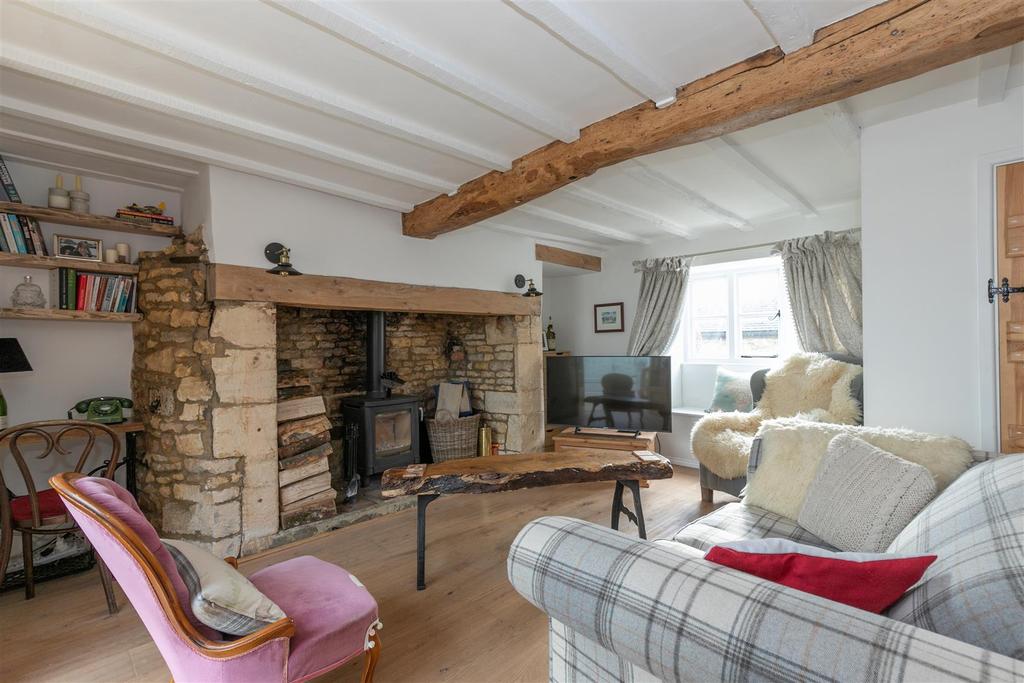 ClaptonOnTheHill, Cheltenham 2 bed terraced house £1,495 pcm (£345 pw)
