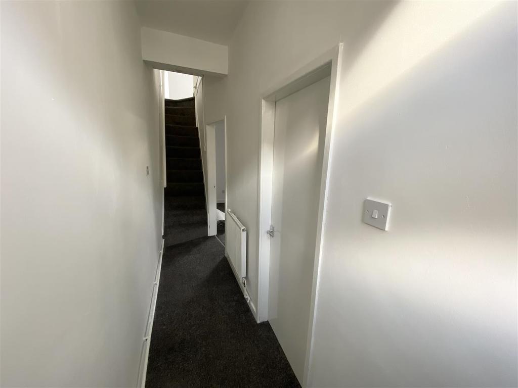 Jubilee Road, Crosby, Liverpool 3 bed terraced house £850 pcm (£196 pw)