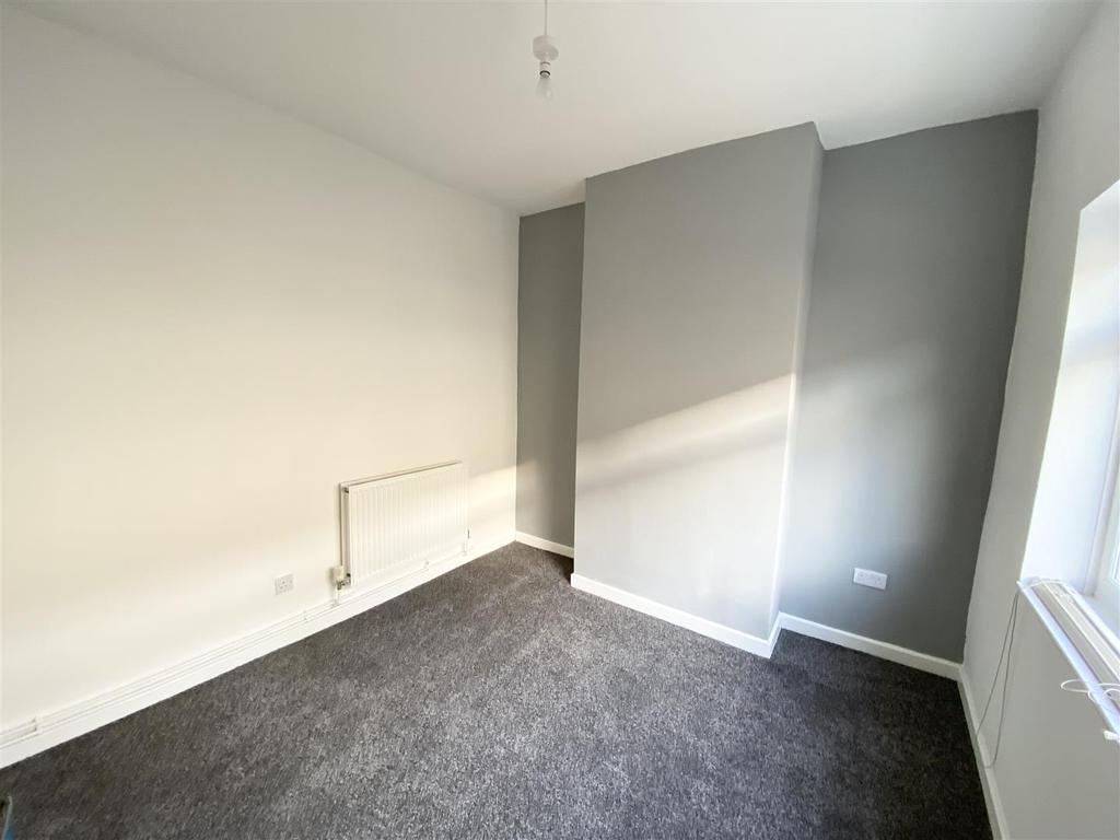 Jubilee Road, Crosby, Liverpool 3 bed terraced house £850 pcm (£196 pw)