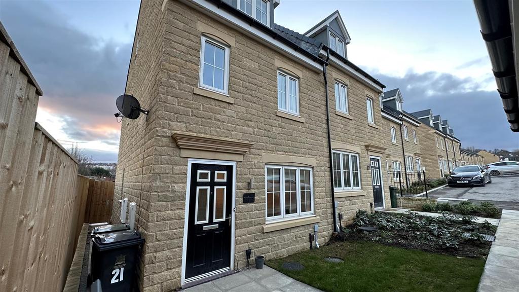 Dobson Rise, Apperley Bridge, Bradford 3 bed semidetached house £275,000