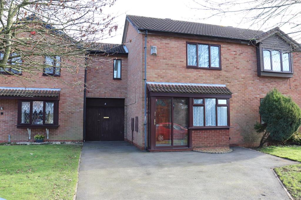 Wilkes Close, Pelsall 3 bed semidetached house £199,950