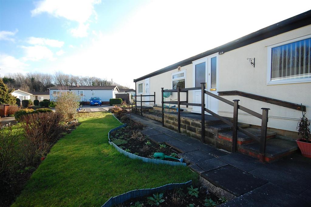 Cliff Top Park, Garforth, Leeds 2 bed park home for sale £95,000