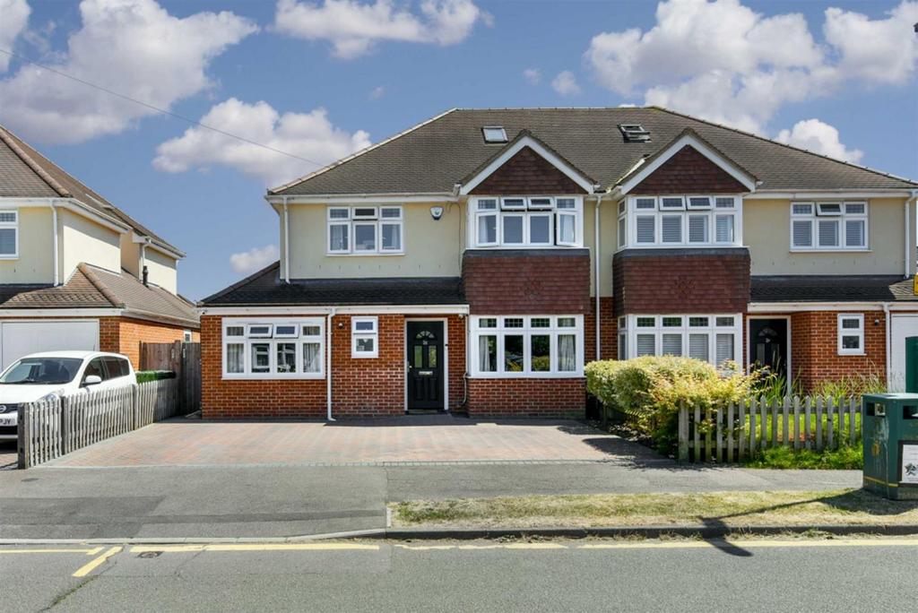Road, Ewell 4 bed semidetached house £725,000