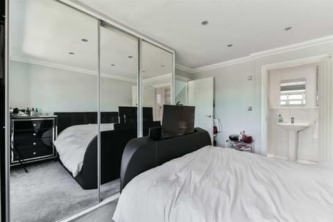 2e Danetree Road, Epsom, KT19 9RZ