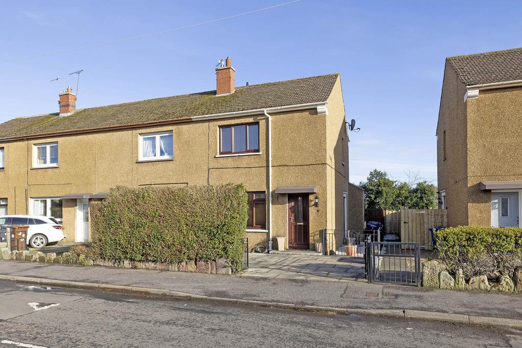 9 Avenue, Loanhead, EH20 2 bed end of terrace house £190,000